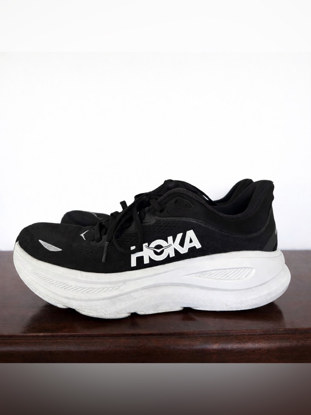 Hoka Bondi 9 Men’s Black/White Size 8D Running Shoes